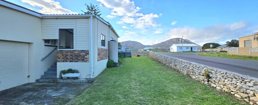4 Bedroom Property for Sale in Gansbaai Central Western Cape